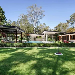 Guest house Nature Paradise New Acreage 4 Bedroom House Capalaba
